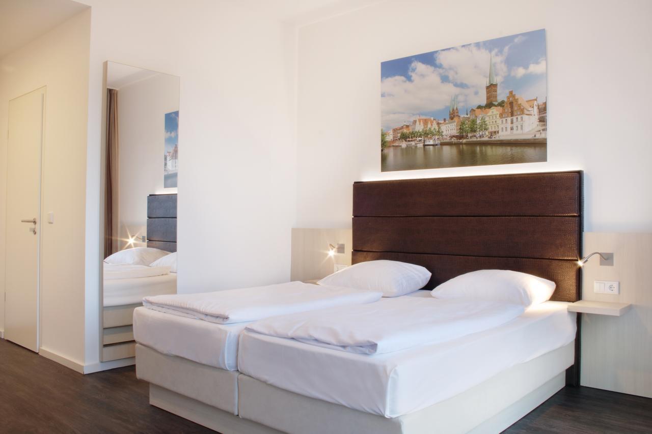 Viva Hotel Luebeck Exterior photo
